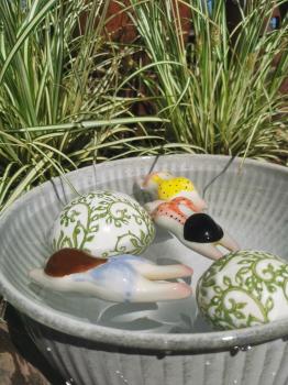 Schwimmerin gelber Badeanzug